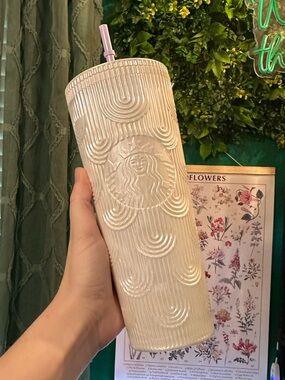 Mother of Pearl Venti Tumbler
